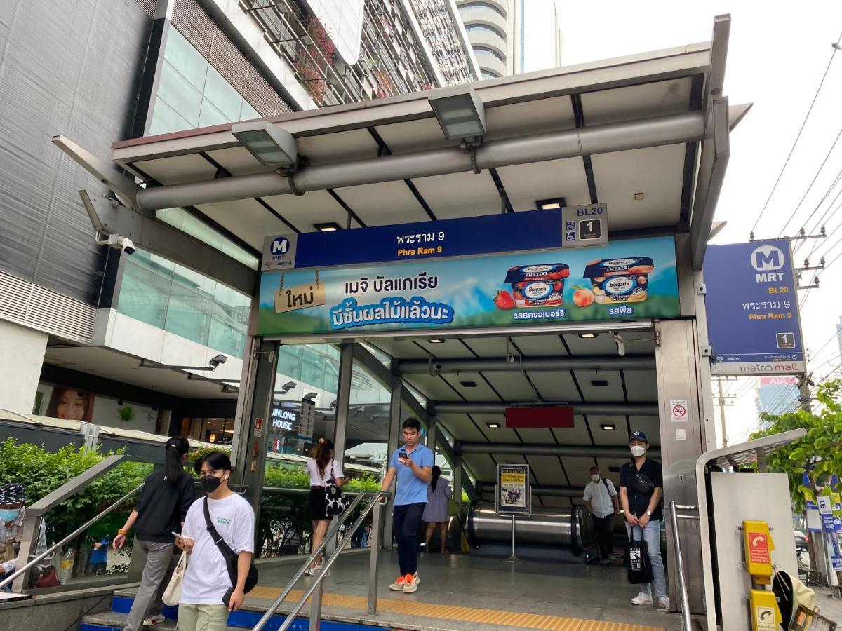 Sura Hostel Bangkok Near Mrt Phra Ram 9 Exteriör bild