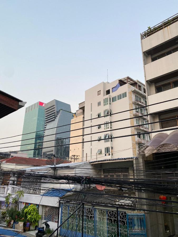 Sura Hostel Bangkok Near Mrt Phra Ram 9 Exteriör bild
