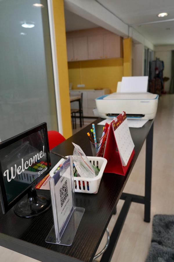Sura Hostel Bangkok Near Mrt Phra Ram 9 Exteriör bild