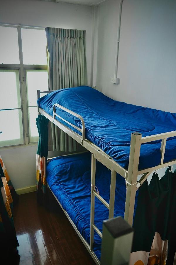 Sura Hostel Bangkok Near Mrt Phra Ram 9 Exteriör bild