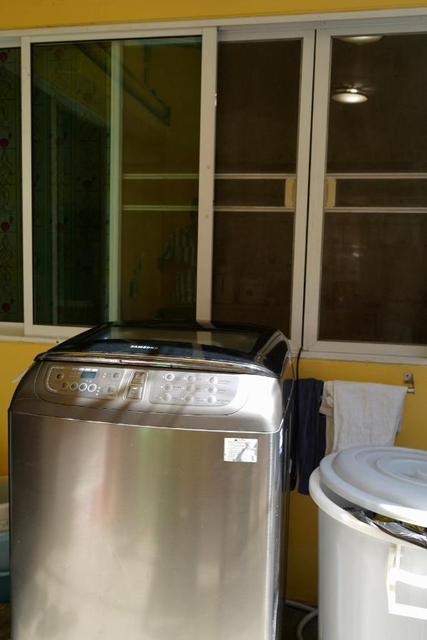 Sura Hostel Bangkok Near Mrt Phra Ram 9 Exteriör bild