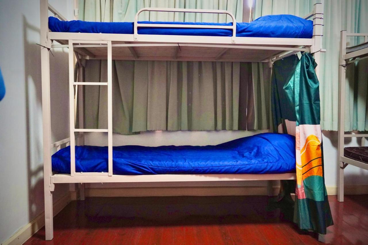 Sura Hostel Bangkok Near Mrt Phra Ram 9 Exteriör bild