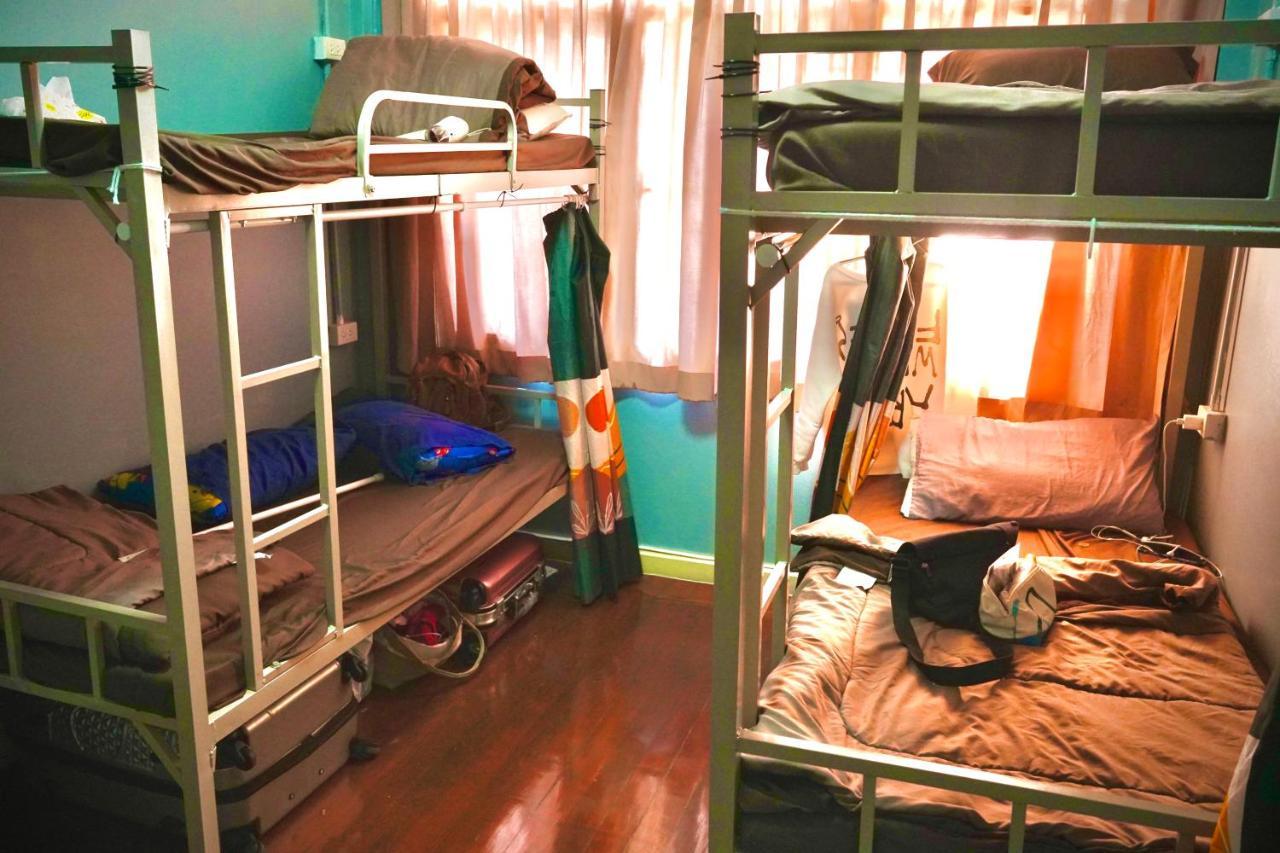 Sura Hostel Bangkok Near Mrt Phra Ram 9 Exteriör bild