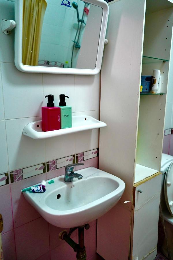 Sura Hostel Bangkok Near Mrt Phra Ram 9 Exteriör bild