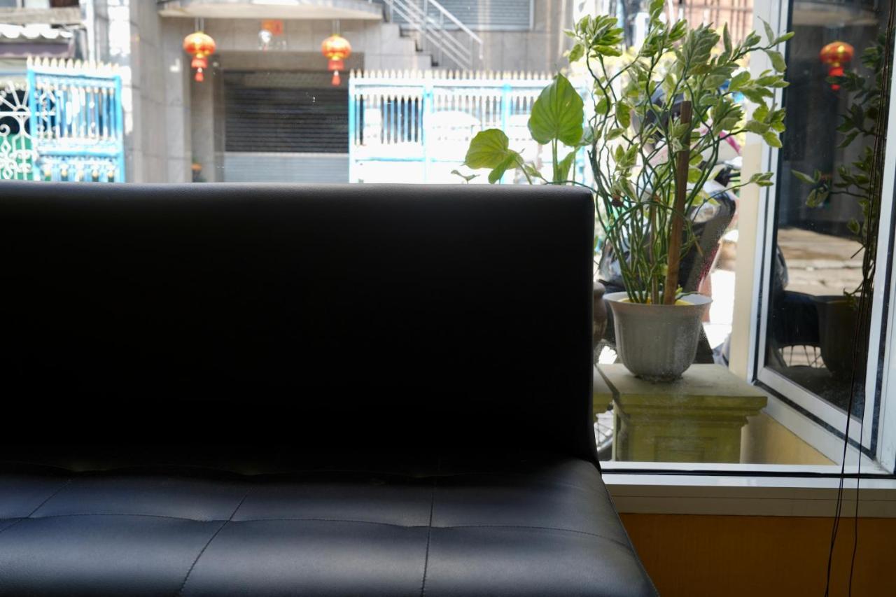 Sura Hostel Bangkok Near Mrt Phra Ram 9 Exteriör bild