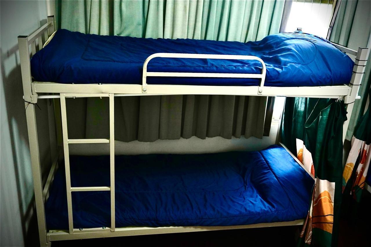 Sura Hostel Bangkok Near Mrt Phra Ram 9 Exteriör bild