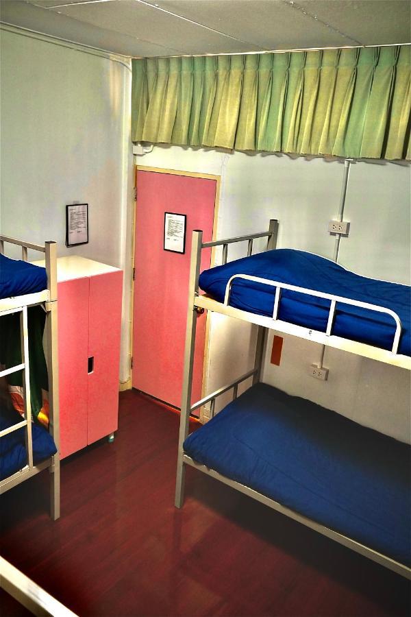 Sura Hostel Bangkok Near Mrt Phra Ram 9 Exteriör bild