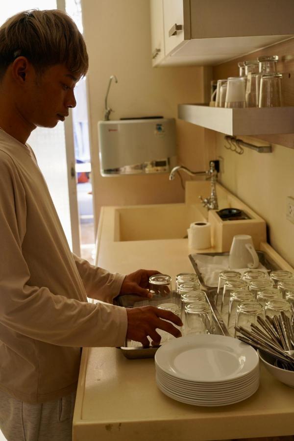 Sura Hostel Bangkok Near Mrt Phra Ram 9 Exteriör bild