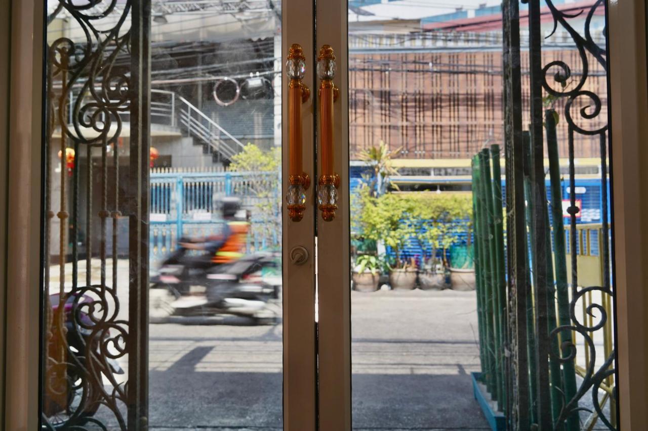 Sura Hostel Bangkok Near Mrt Phra Ram 9 Exteriör bild