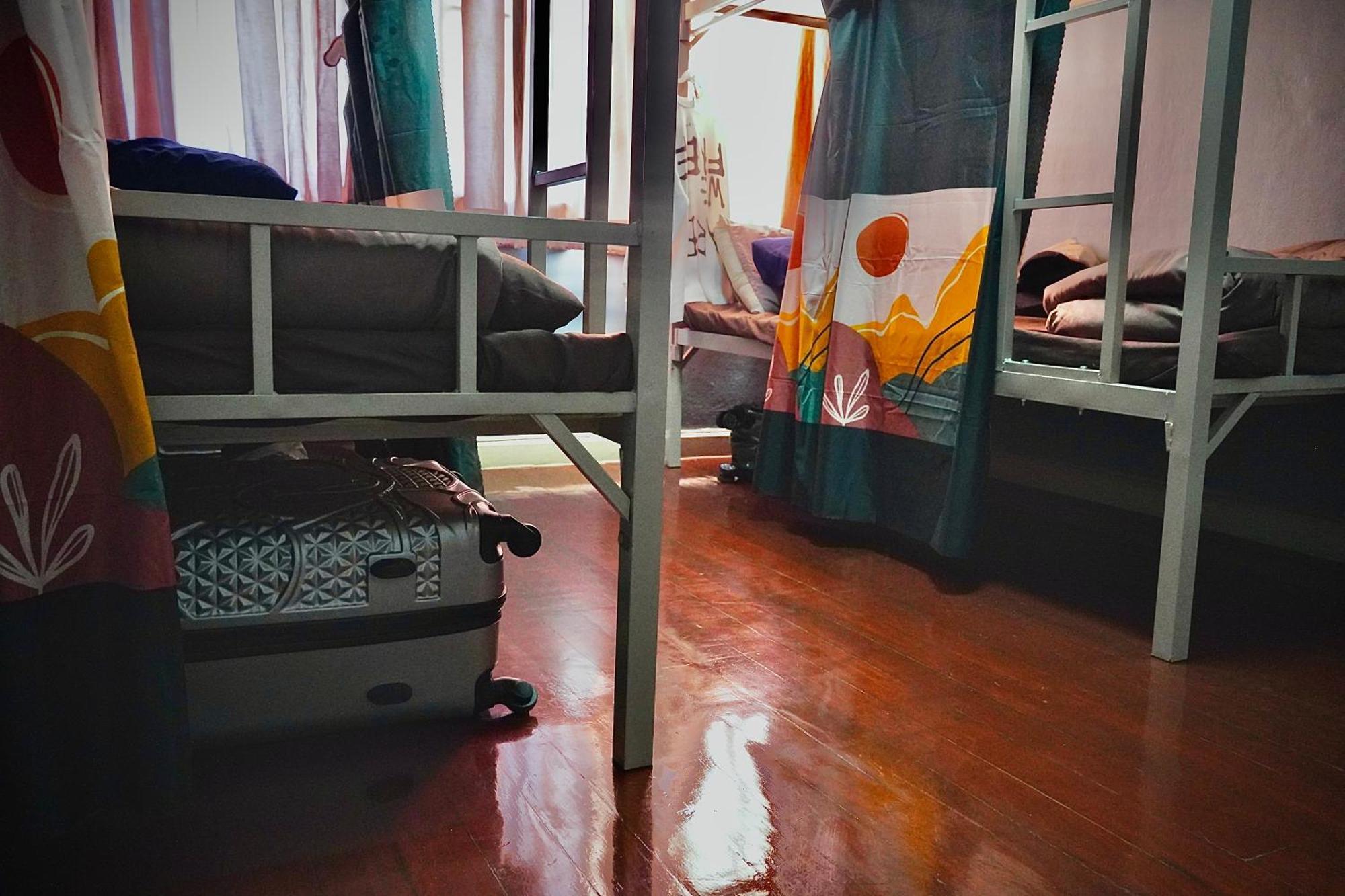 Sura Hostel Bangkok Near Mrt Phra Ram 9 Exteriör bild